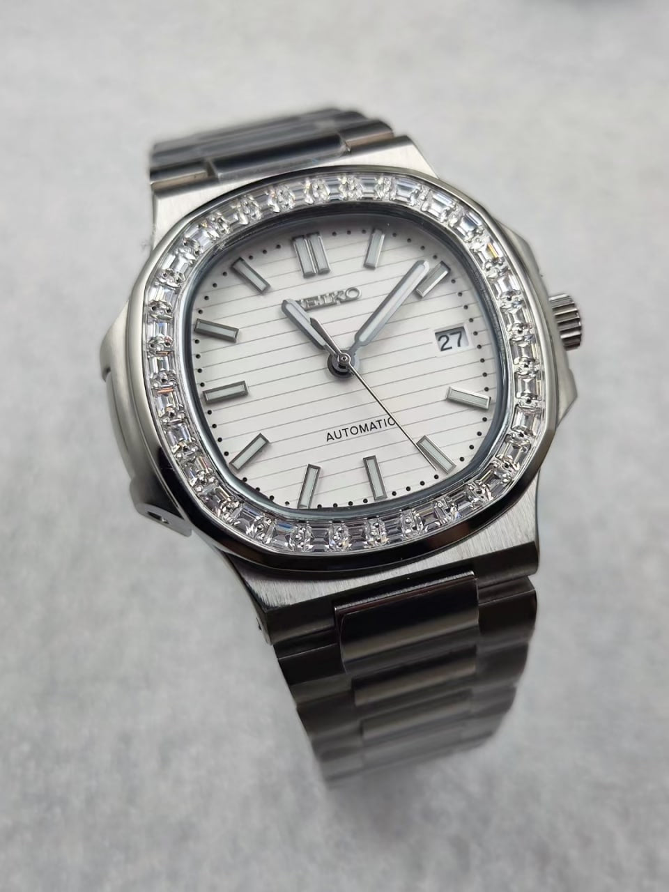 Seikotilus "Steel white diamonds" NH35