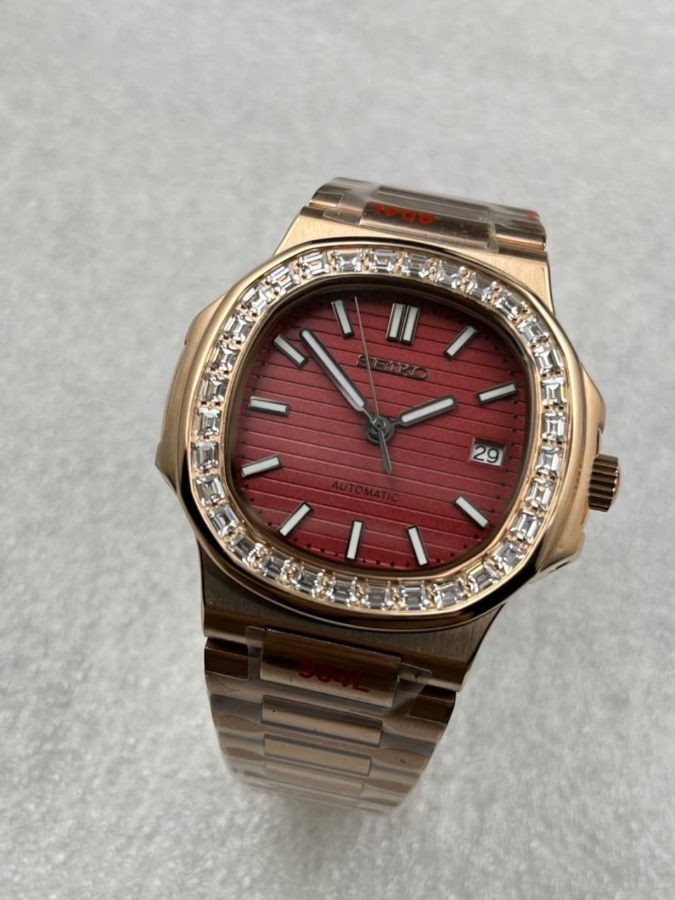 Seikotilus "Rose gold red diamond" NH35